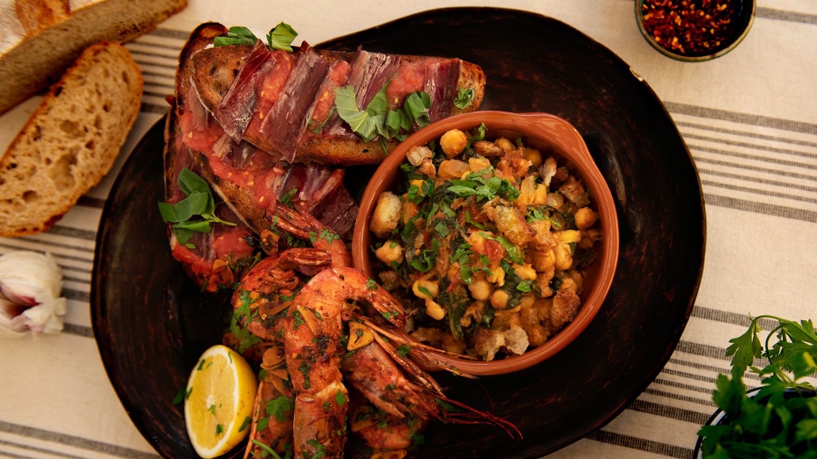 El libro de la cocina mediterránea de Ainsley - Episodio 7: Sevilla - ver ahora