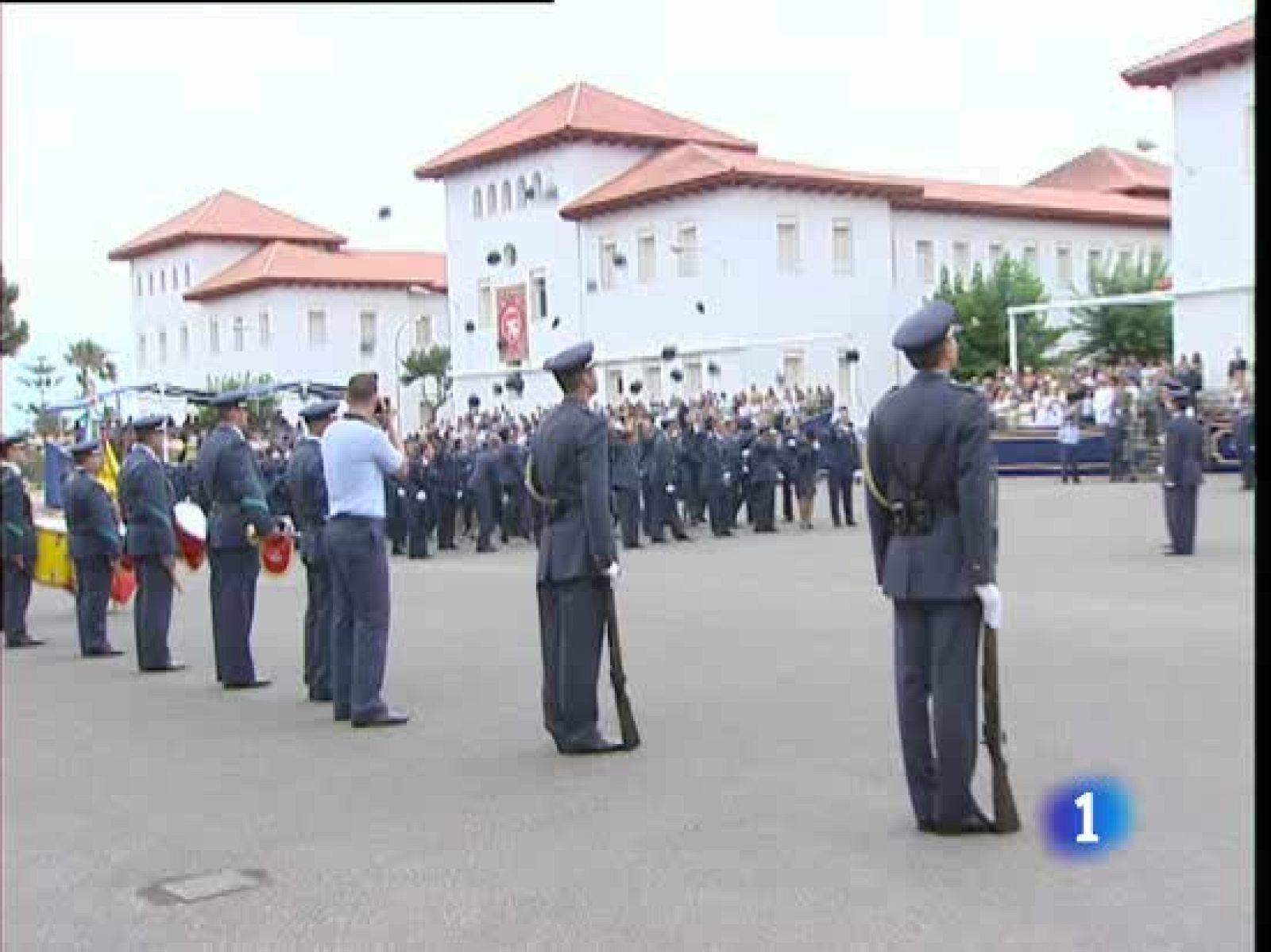 La reforma de la enseñanza militar suprime las oposiciones para ingresar en la Academia | Ver