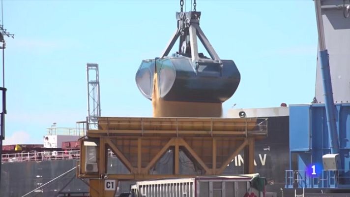 L'Informatiu - La vaga de zel dels estibadors frena l'activitat al port de Tarragona