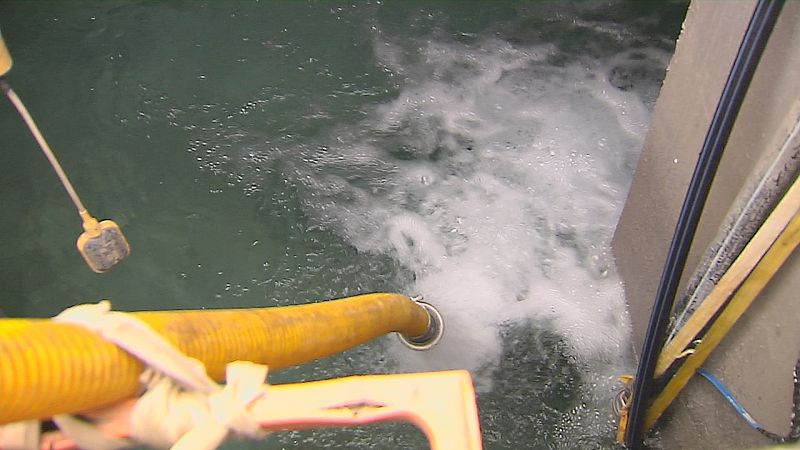 Comares recarga agua con camiones cuba - Ver ahora