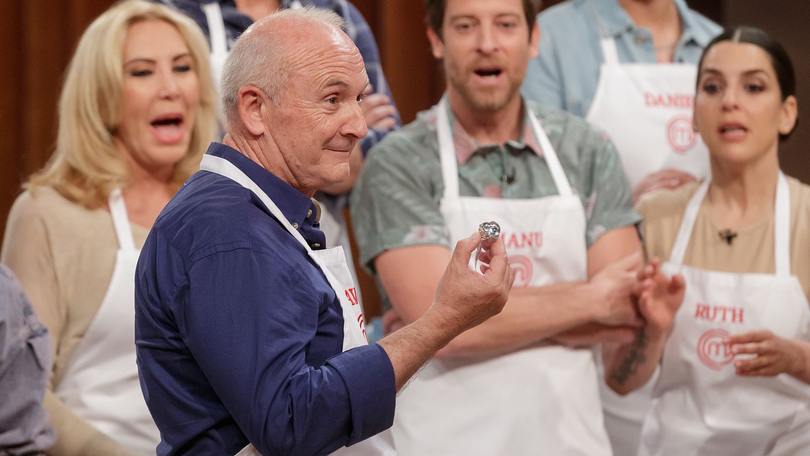 Deltell entrega a María Zurita un pedrusco a muy buen precio | Ver