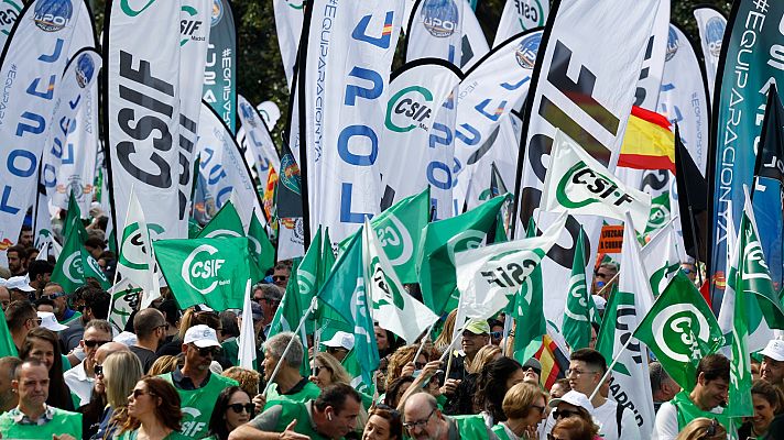 Telediario Fin de Semana - Los funcionarios se manifiestan en Madrid para pedir mejoras salariales