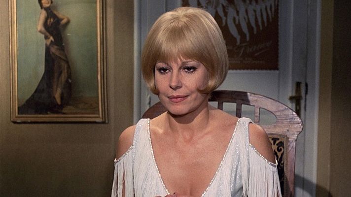 Cine de siempre - Pierna creciente, falda menguante