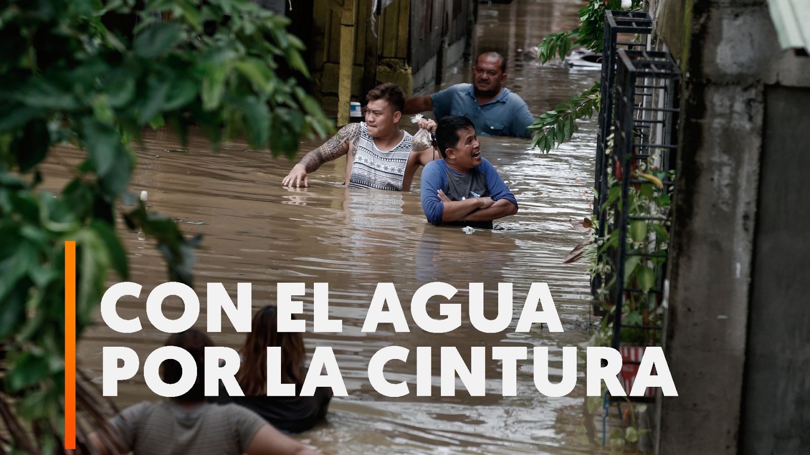 Al menos cinco muertos y más de 74.000 han sido evacuadas por el paso del tifón Noru en Filipinas - Modo Digital | Ver