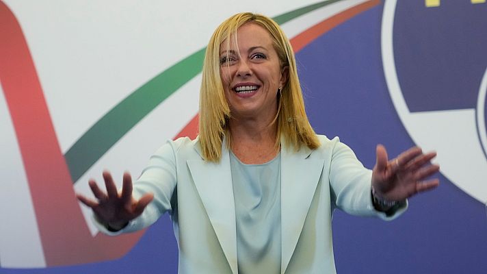 Telediario 2 - La ultraderechista Meloni empuñará el centro de la coalición de gobierno en Italia