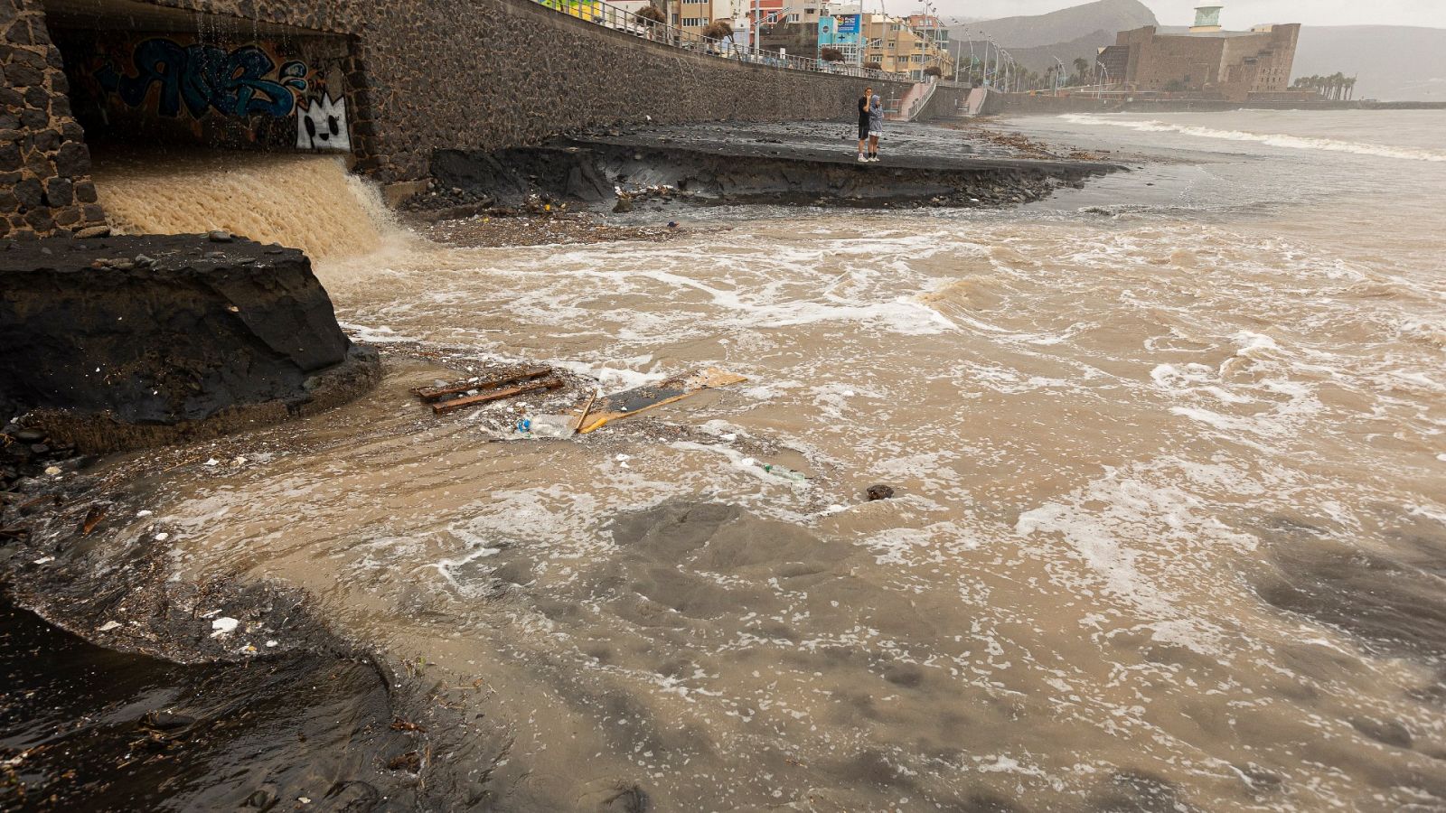 Canarias intenta recuperar la normalidad tras la tormenta tropical Hermine