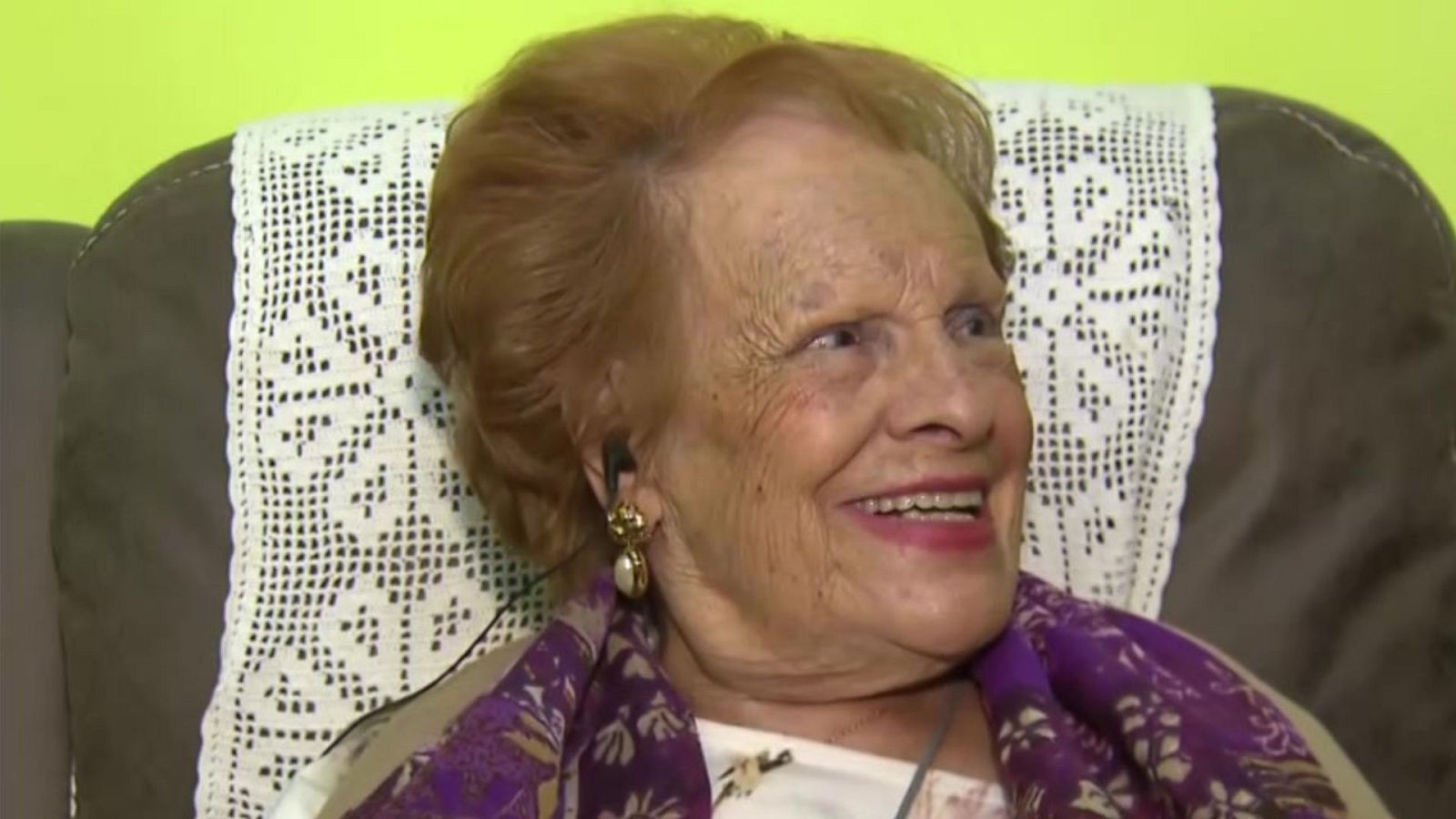 El abrazo de la reina a Maruja: "Muchas gracias doña Letizia, lo tengo grabado en mi corazón" - Ver ahora