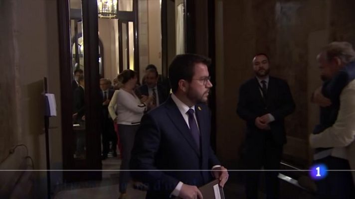 L'Informatiu - La coalició penja d'un fil després de l'amenaça de Junts d'una qüestió de confiança al president