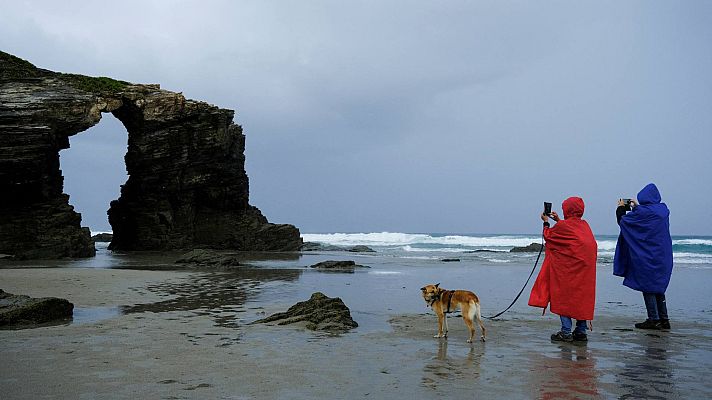 El tiempo - Cielo nuboso en la mitad norte peninsular con las primeras nevadas en los Pirineos