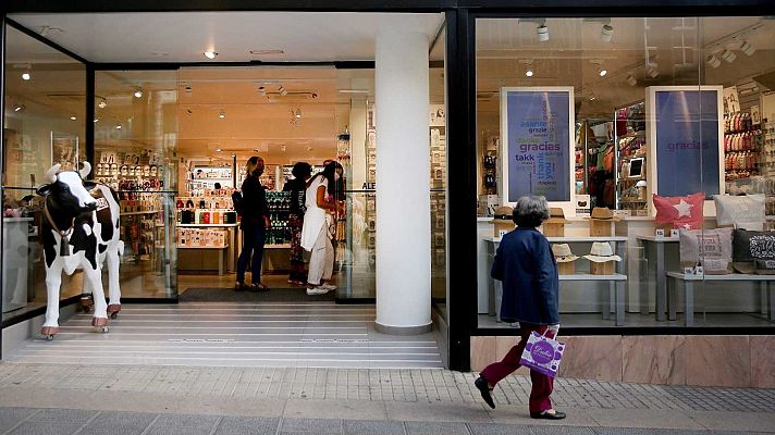 Telediario 1 - Solo el 10% de los comercios han instalado las puertas automáticas del plan energético por coste y falta de tiempo