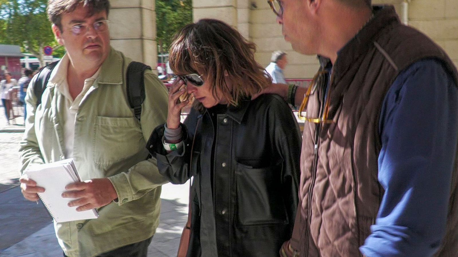 María León se acoge a su derecho a no declarar y queda en libertad provisional tras su arresto | Ver