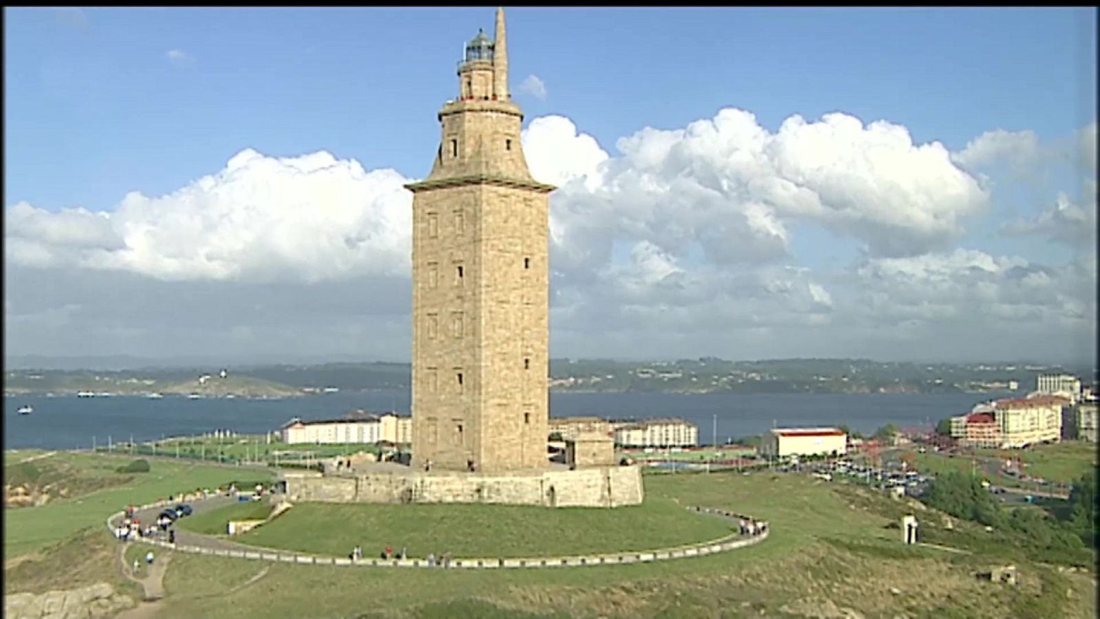 España entre el cielo y la tierra - Pazos, señores, reyes y brujas - ver ahora
