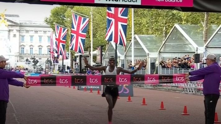 Atletismo - Amos Kipruto gana la Maratón de Londres