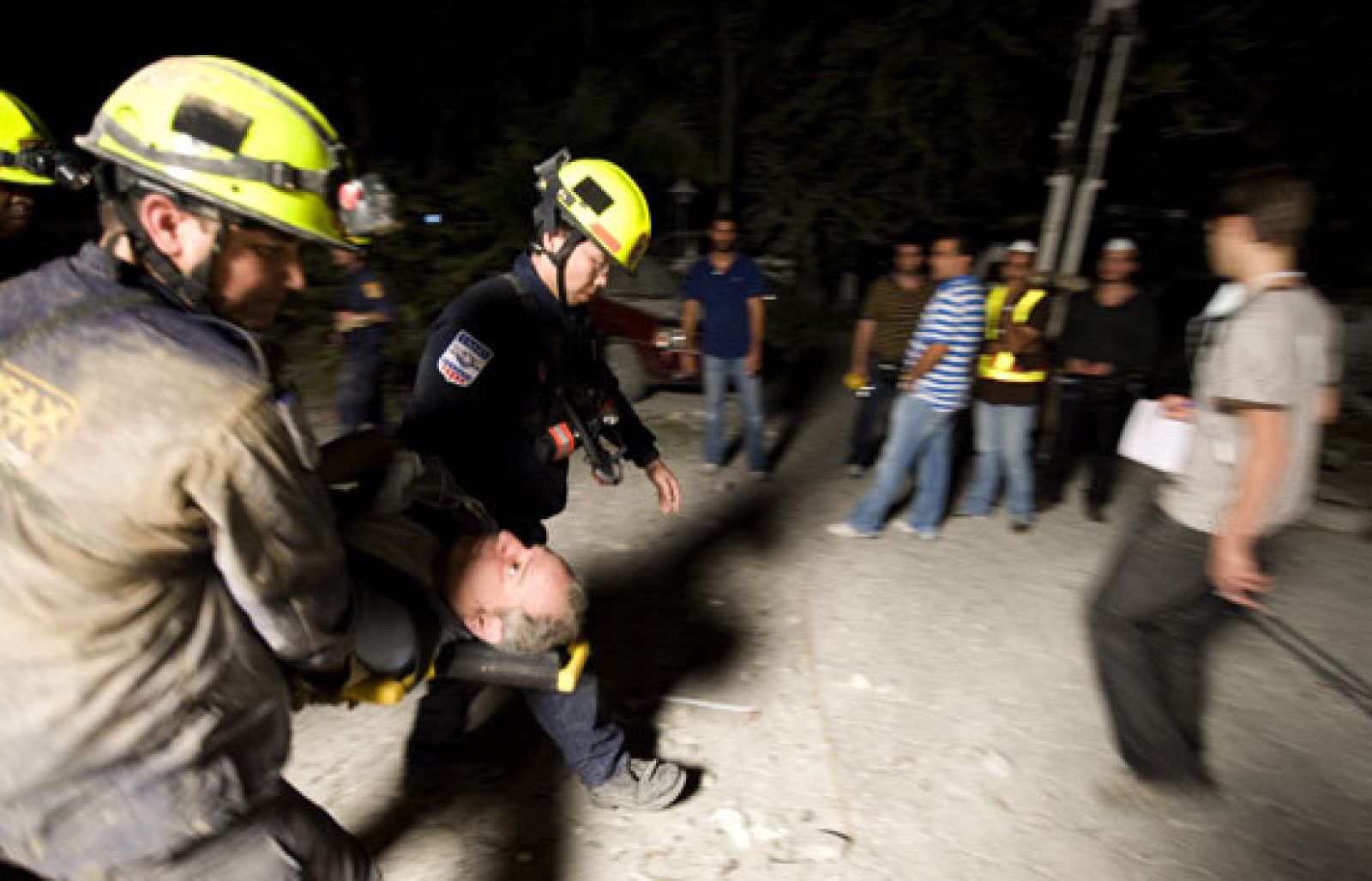 Los bomberos rescatan a Nadine Cardoso | Ver