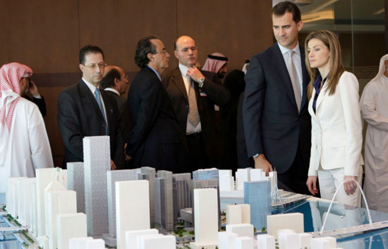 Los Príncipes de Asturias visitan Abu-Dabi | Ver