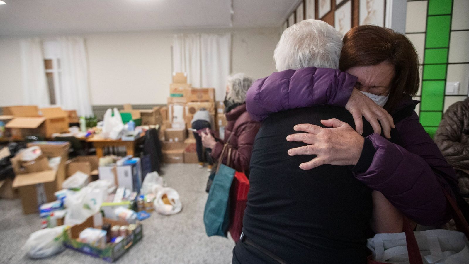 España cuenta con más de 2,7 millones de voluntarios: "Te cala muy duro la tristeza, no quiero que nadie se sienta así"
