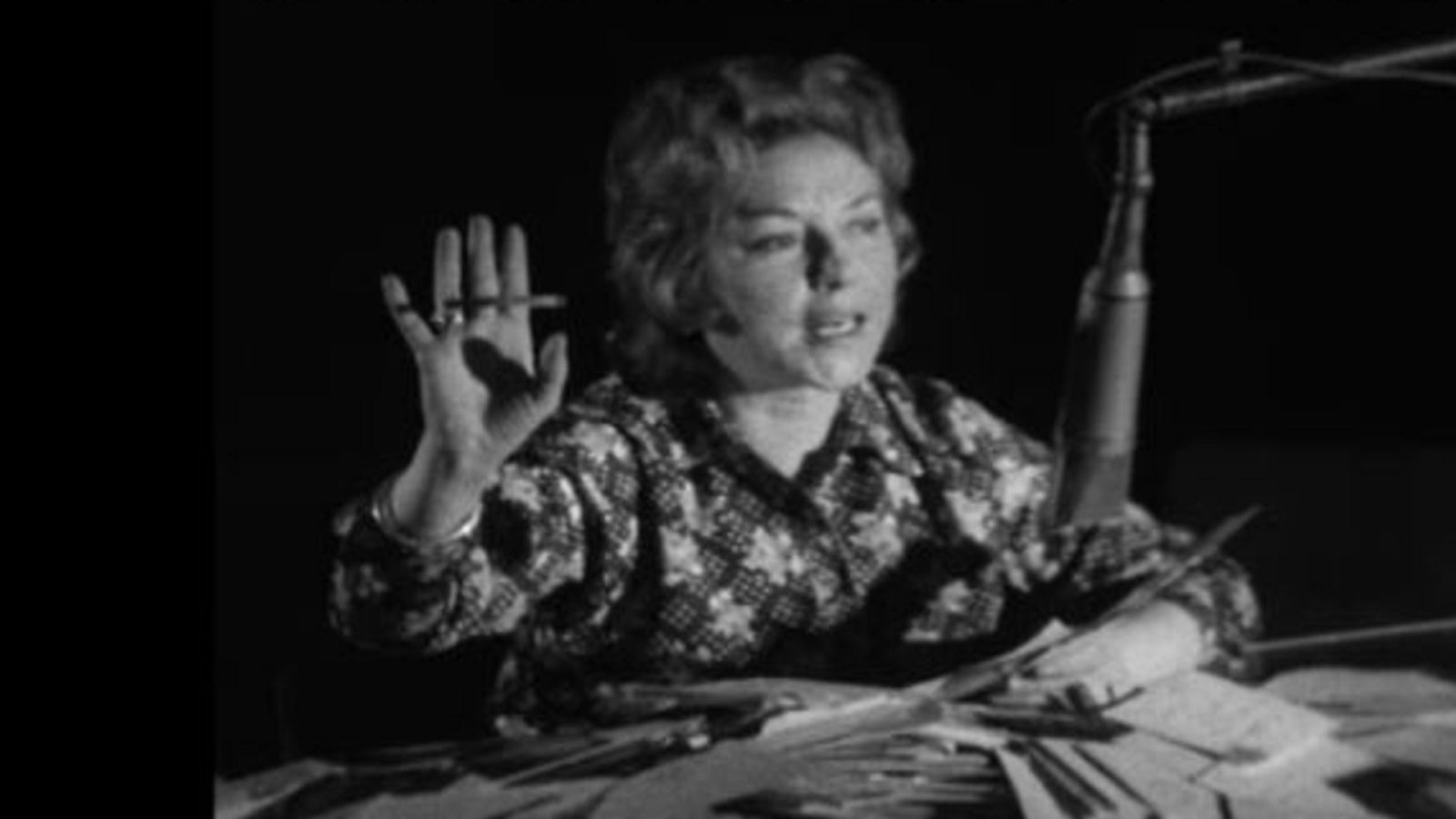 Buenas tardes - M. Matilde Almendros en la ermisión de 'De España para los españoles'