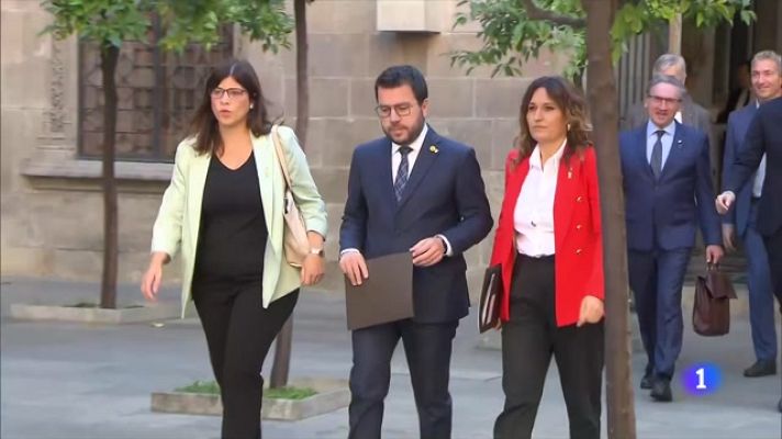 L'Informatiu - El Govern espera la decisió de Junts en debat intern