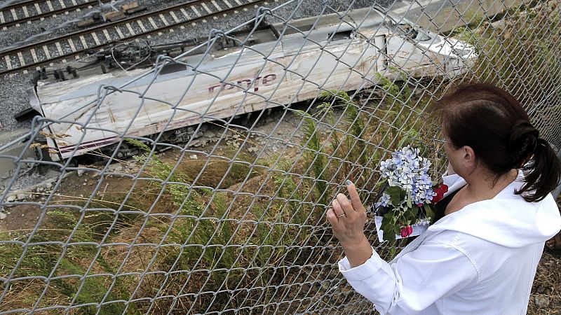 Exceso de velocidad, falta de seguridad y 80 fallecidos: las claves del juicio por el accidente de tren de Santiago