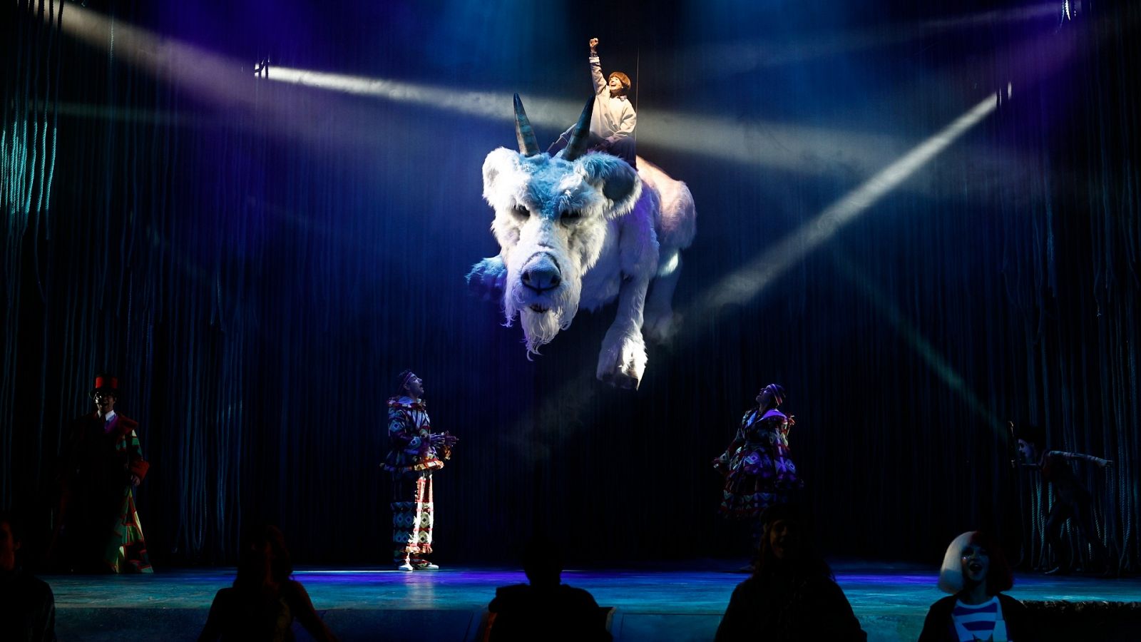 Se estrena en Madrid el musical 'La historia interminable', basado en el libro de Michael Ende | Ver