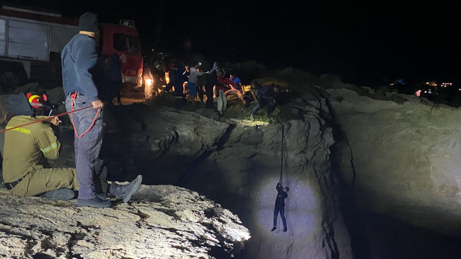 Desaparecen decenas de migrantes en el mar Egeo - La noche en 24h | Ver