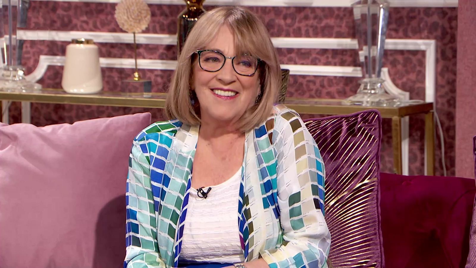 Cine de barrio - Sé infiel y no mires con quién (presentación) - ver ahora