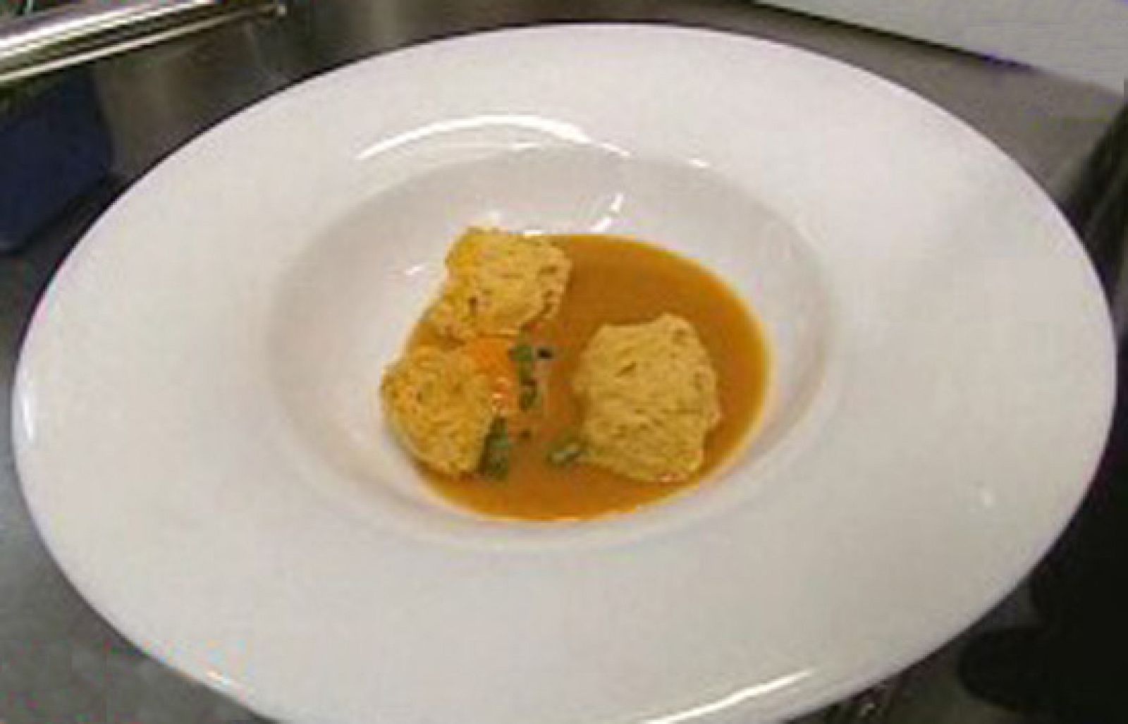 España Directo - Sopa de huevo con pan - RTVE Cocina | Ver