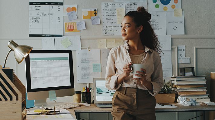 Telediario 1 - Un sueldo para poder vivir y mejor conciliación: los requisitos de un trabajo decente