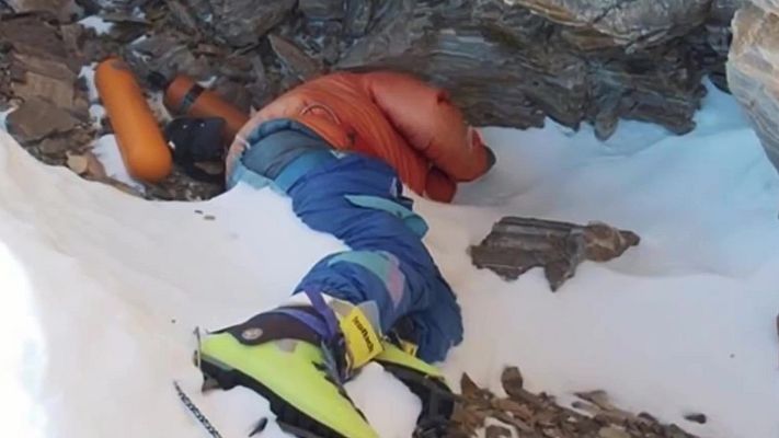 Telediario Fin de Semana - El mundo del montañismo pide respeto para los cadáveres de alpinistas fallecidos