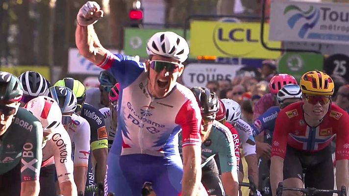 Ciclismo - Arnaud Démare revalida su victoria en la París-Tours