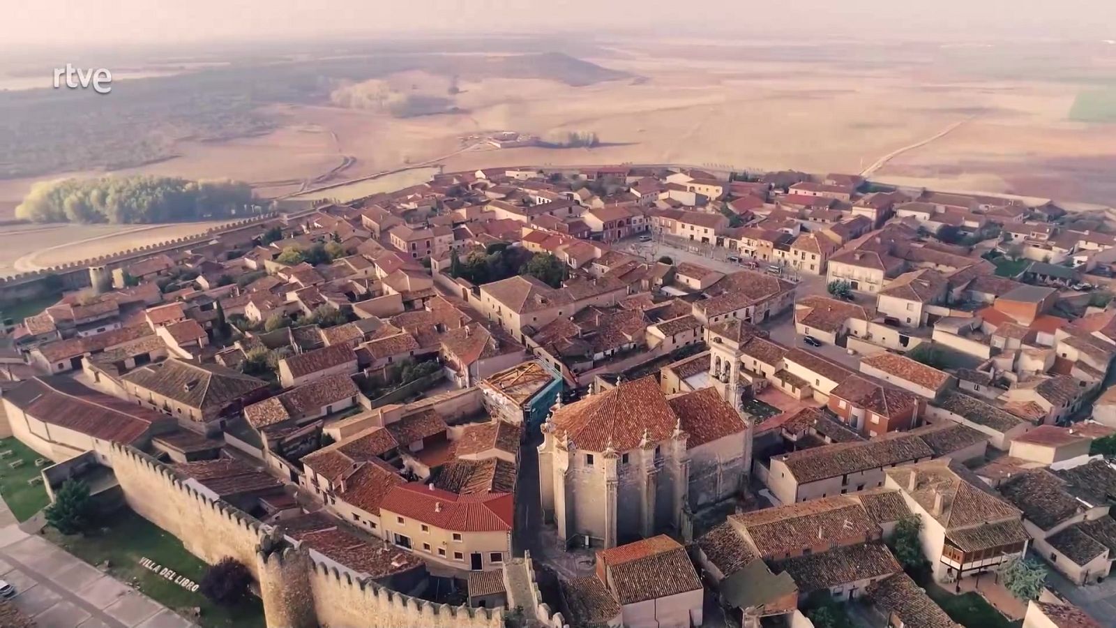 Aqhí hay trabajo - Urueña: trabajando alrededor del libro - ver ahora