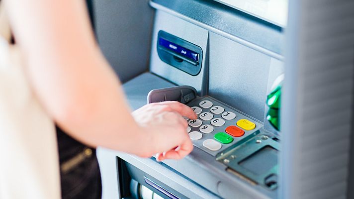 Telediario 1 - Aumentan los créditos de consumo como causa de la inflación