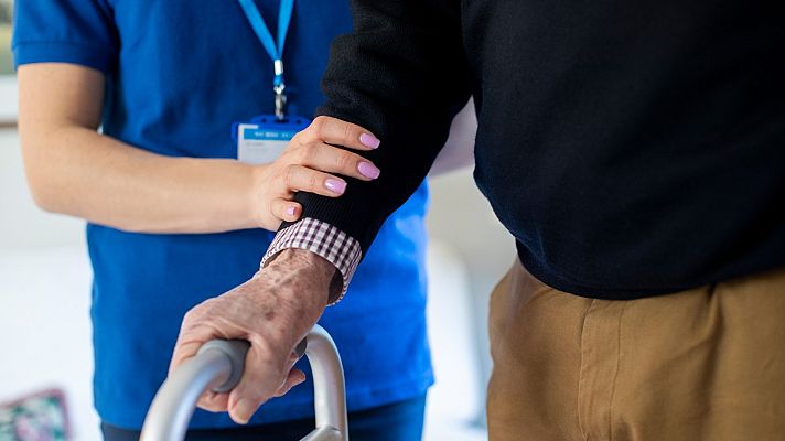 Telediario 2 - Vox retira la comisión de estudio sobre las residencias de mayores en Madrid