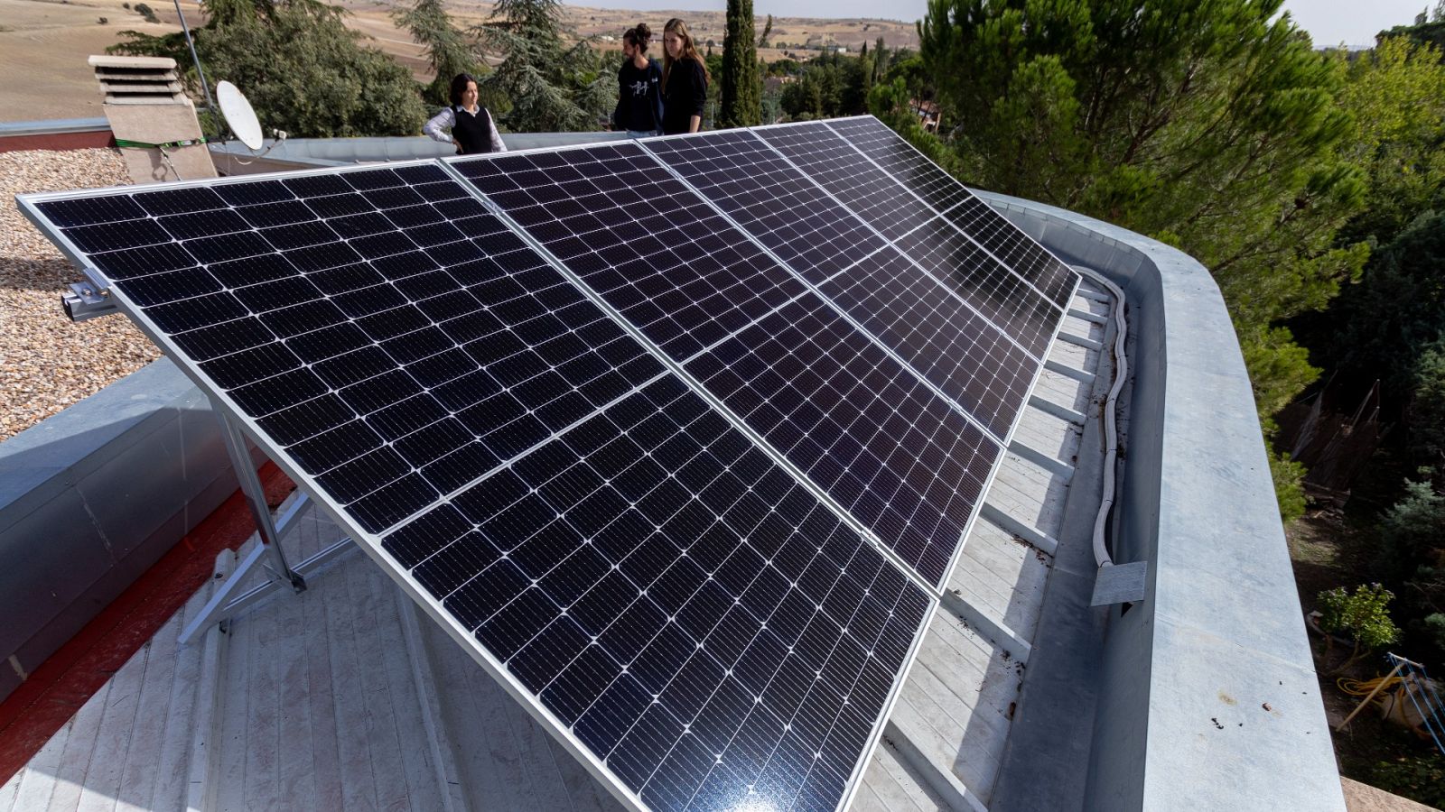 Comunidades y familias reducen el consumo e instalan renovables para ahorrar energía - Ver ahora