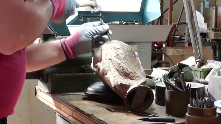 Telediario 2 - Un taller italiano deja lista la Copa del Mundo para Catar