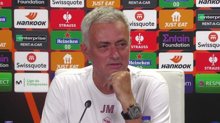 Telediario Matinal - Mourinho, sobre la Europa League: "Van a llegar los tiburones fracasados de la Champions"