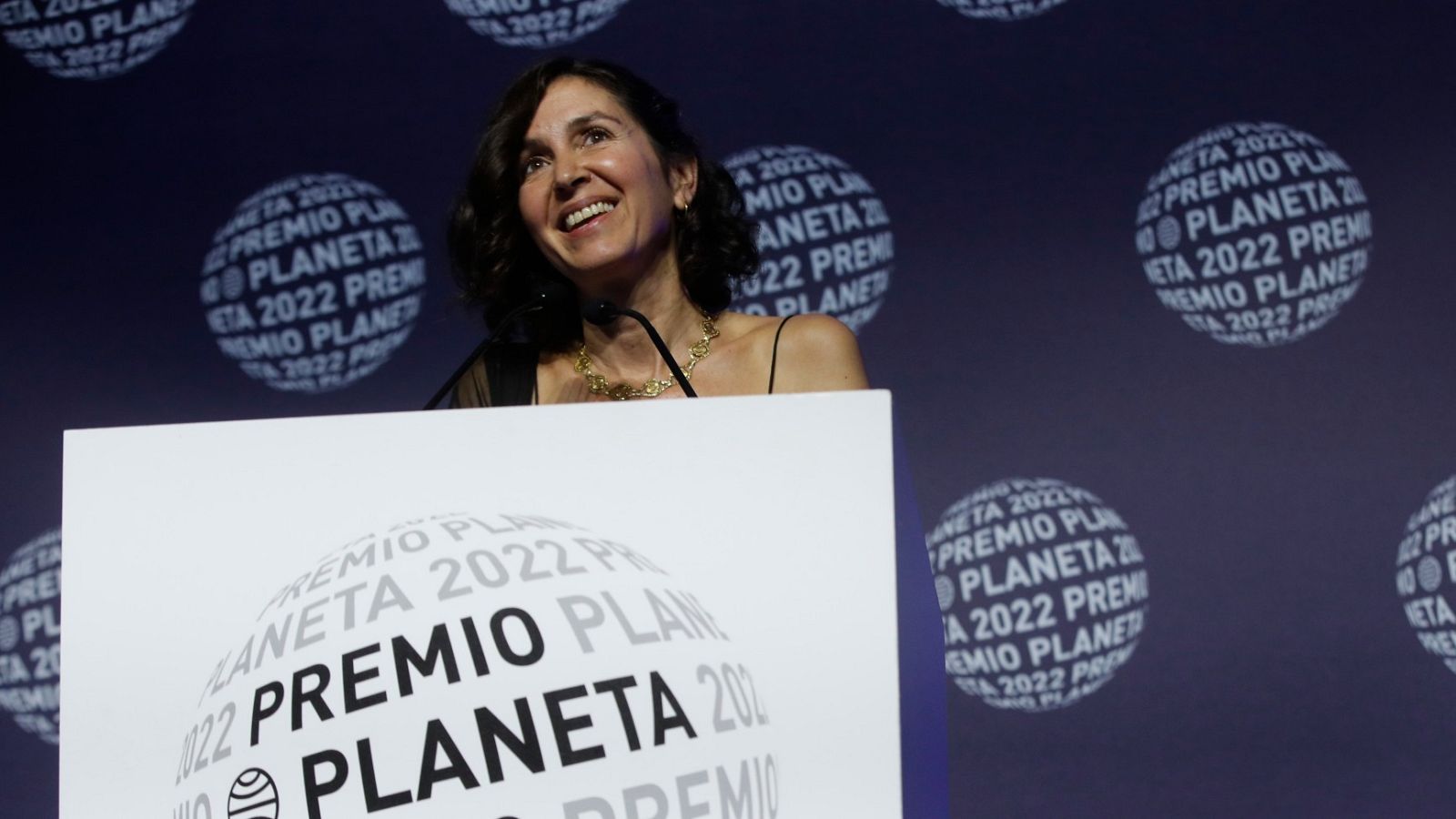 Cristina Campos, finalista del premio Planeta, pide que se fomente la creatividad en los centros educativos | Ver