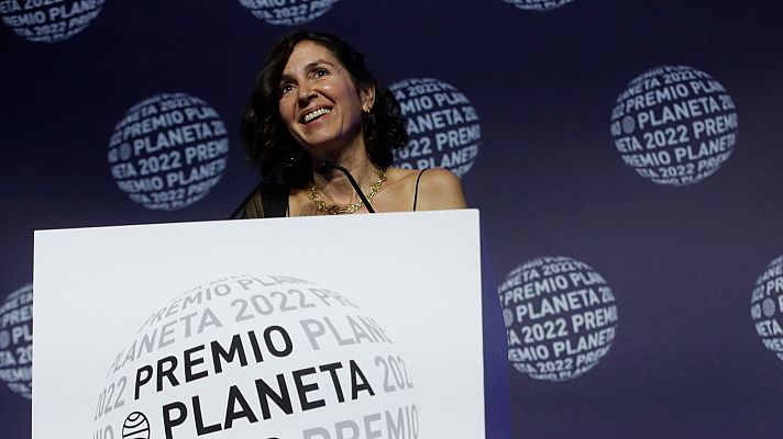 Telediario 1 - Cristina Campos, finalista del premio Planeta, pide que se fomente la creatividad en los centros educativos