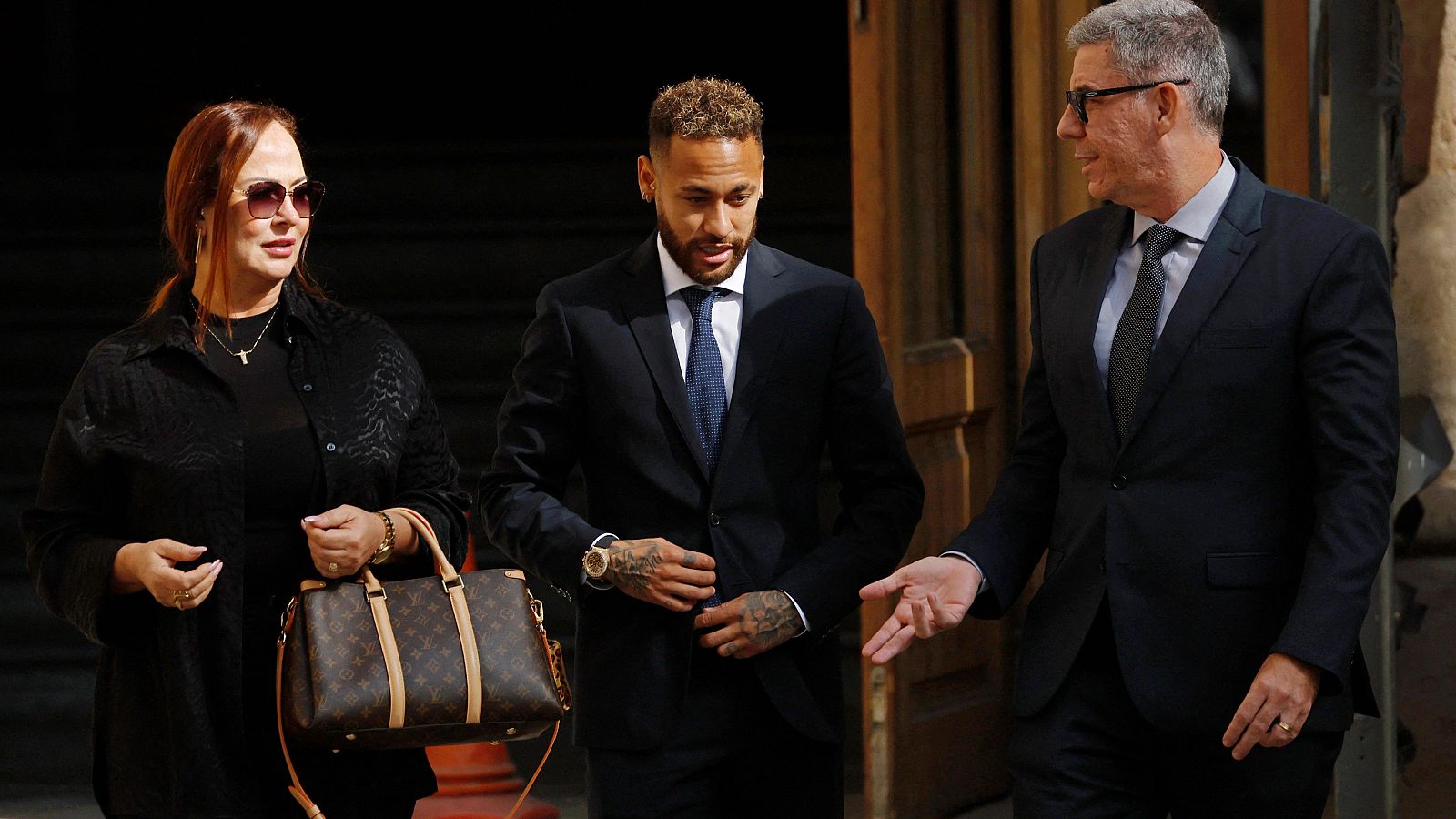 Neymar niega haber negociado su fichaje por el Barça | Ver