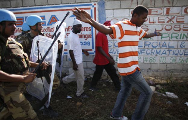 Telediario 1 - Telediario en 4' - 18/01/10