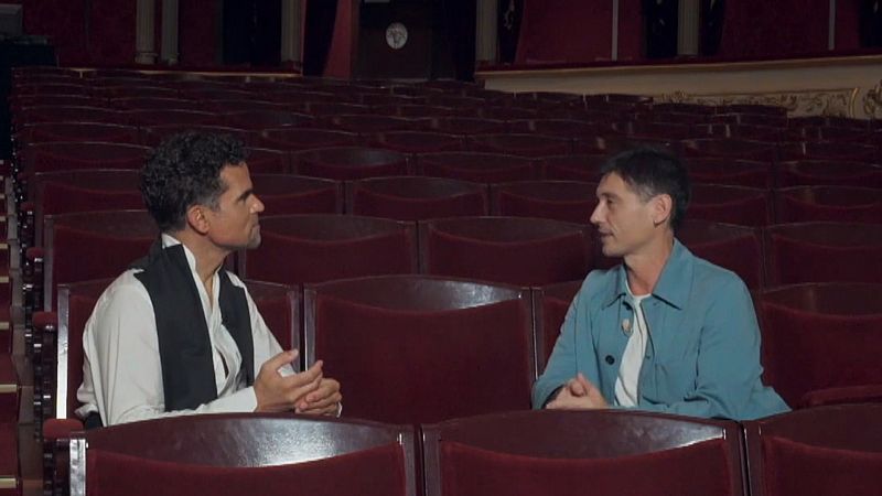 Jon Maya interpreta el aurresku vasco en Un País en Danza