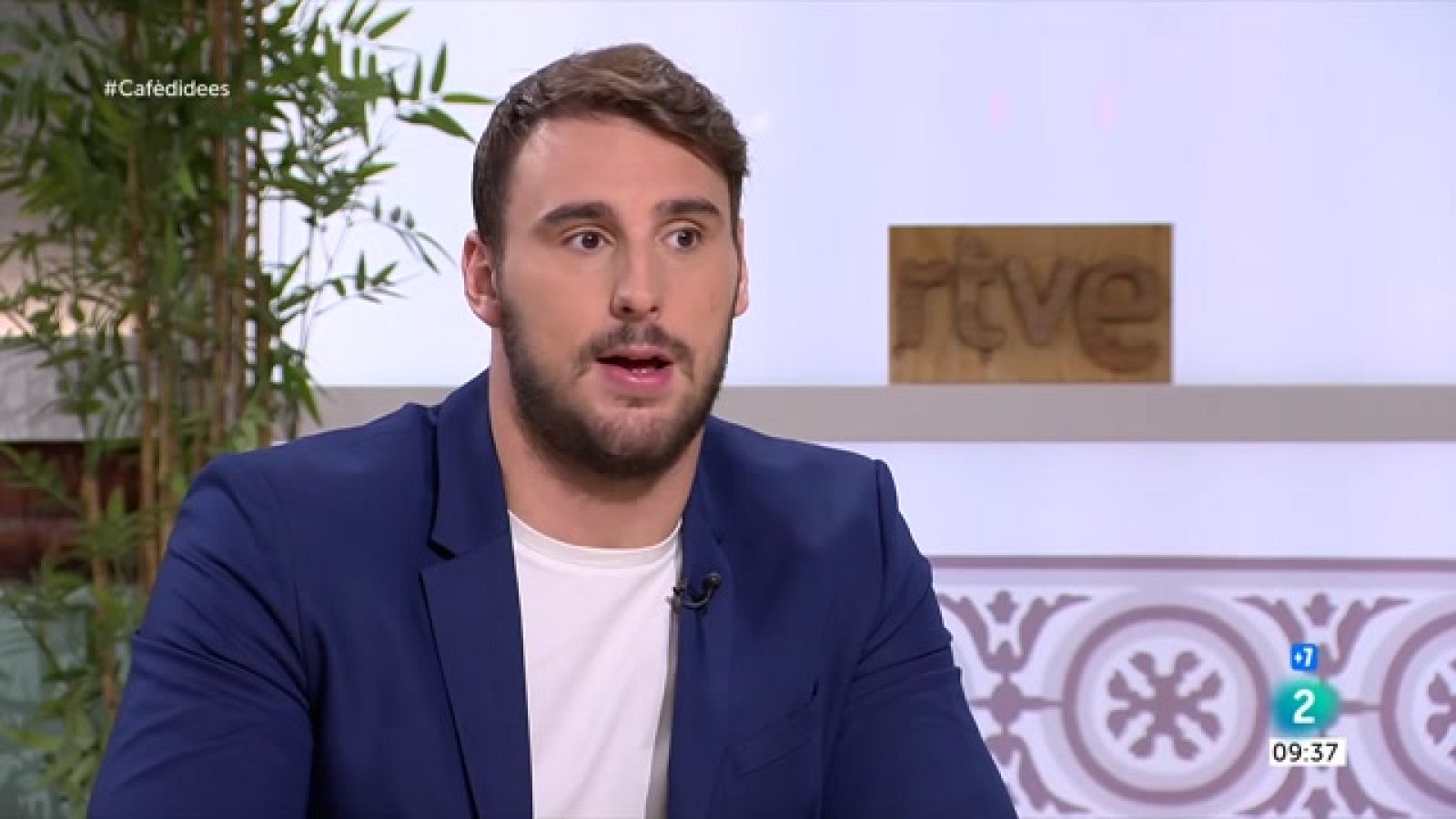 Víctor Gutiérrez ens presenta 'Balón amarillo, bandera arcoíris'