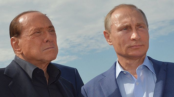 Telediario 2 - Berlusconi presume de su amistad con Putin en una conversación filtrada