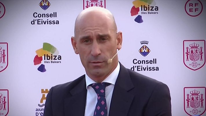 Telediario 2 - Rubiales pide "respeto" para las jugadoras que van a la selección y "no ponen condiciones"