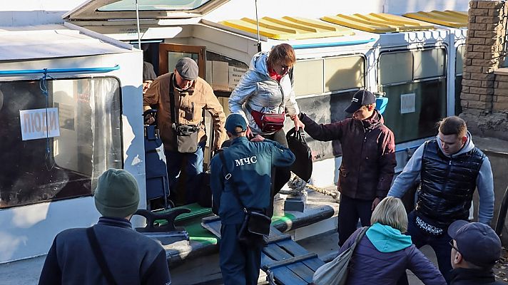 Telediario 1 - Rusia continúa evacuando a civiles de Jersón