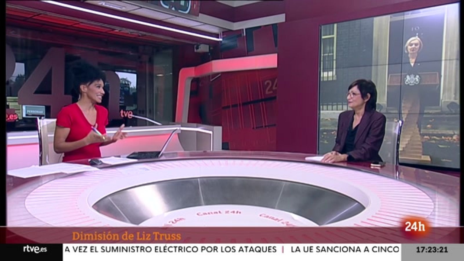 Anna Bosch analiza la dimisión de Liz Truss - La tarde en 24h | Ver