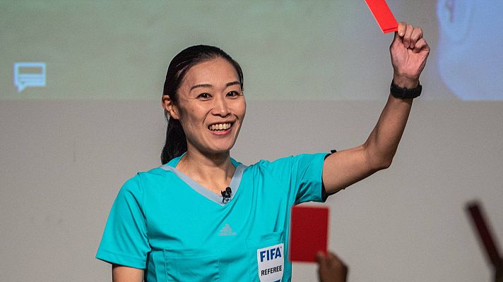 Telediario 2 - Qatar tendrá tres árbitras de campo, novedad en un Mundial