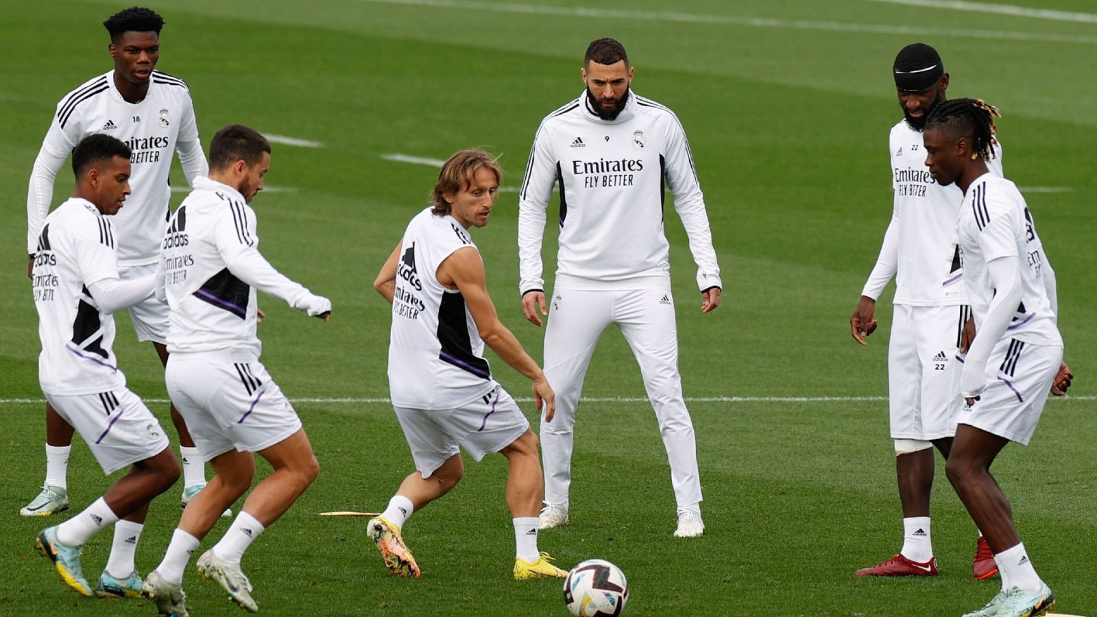 Benzema, baja para recibir al Sevilla | Ver