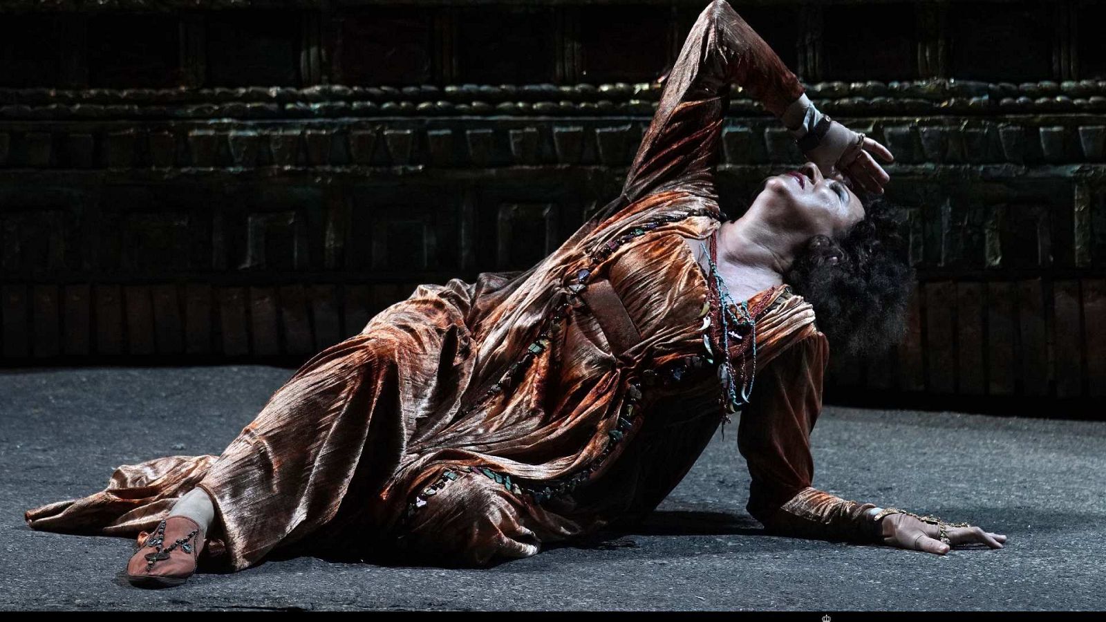 El Teatro Real vuelve a sus orígenes con 'Aída' | Ver