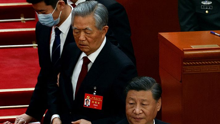 Telediario 1 - ¿Qué pasó con el expresidente Hu Jintao en el Congreso del Partido Comunista de China?